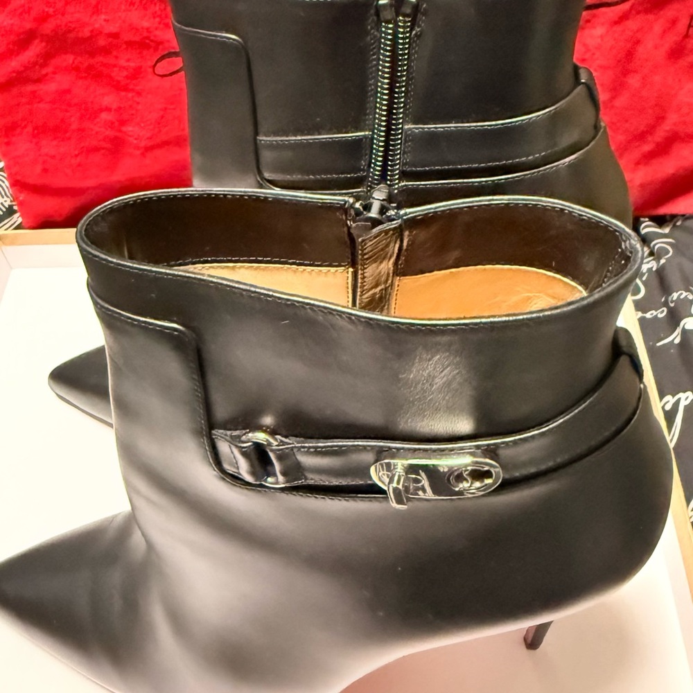 Elegant Black Stiletto Ankle Boots - Picture 5 of 6